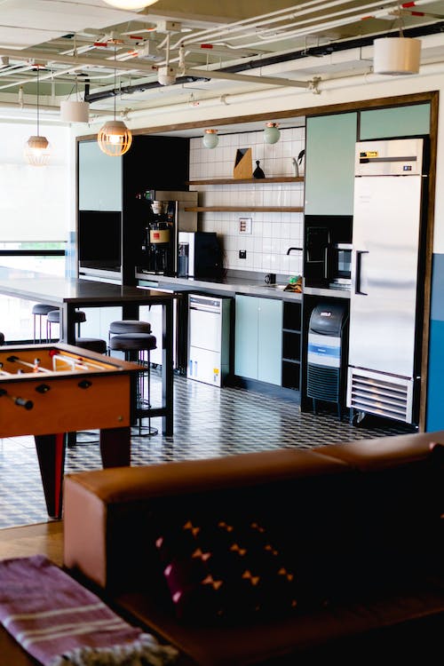 La cuisine d'un WeWork à Bogota, en Colombie